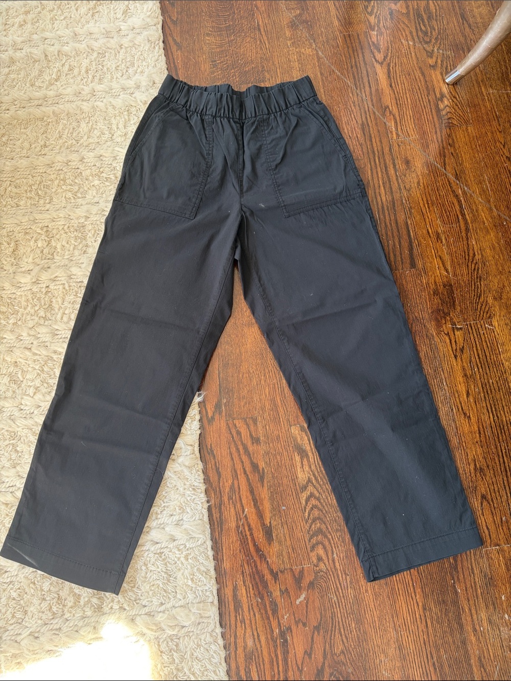 GAP Women’s Black Elastic-Waist Jogger Pants